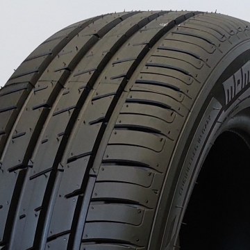 MOMO M-30 TOPRUN EUROPA (VENGRIJA) 215/45 R17 91Y