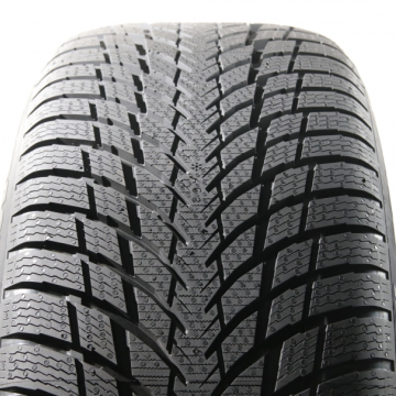 Nokian WR Snowproof P 245/40 R20 99W