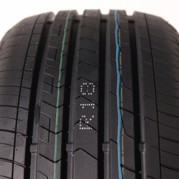 ZMAX ZEALION 235/55 R20 105W