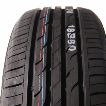 Marshal / Kumho MH15 215/60 R16 95V