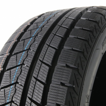 Roadmarch Snowrover 868 175/65 R15 84T