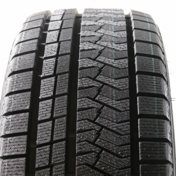 Triangle Snow Link PL02 245/40 R18 97V