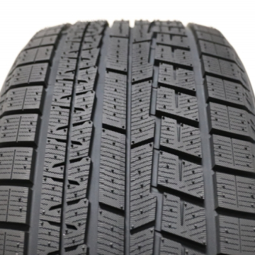 Yokohama ICE GUARD IG60A 245/45 R19 102Q