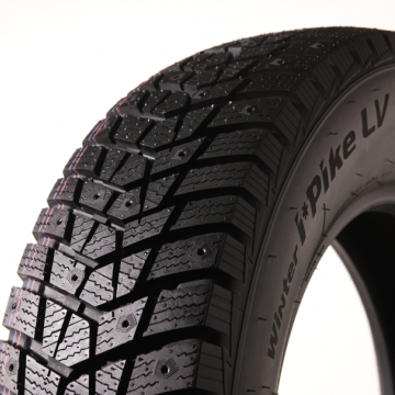 Hankook RW15 studded 215/65 R16 109/107R