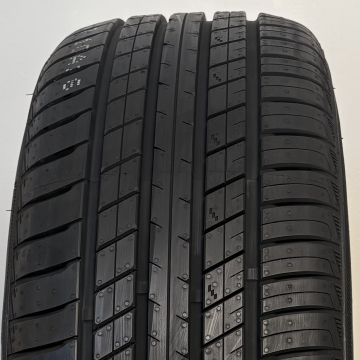 ROAD RIDER STRADA SUV (Made in Cambodia) 235/50 R19 103W