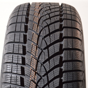 Goodyear UltraGrip Performance SUV G1 DOT2018 235/65 R17 108H