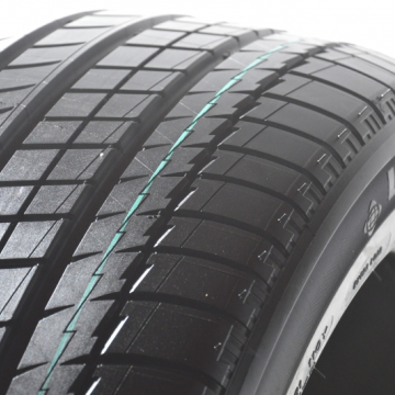 Michelin Latitude Sport 3 DOT2014 235/50 R19 99V