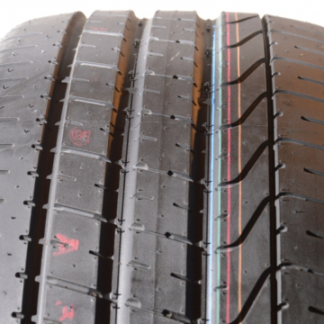 Pirelli PZero PZ3 DOT2013-2014 285/35 R20 100Y