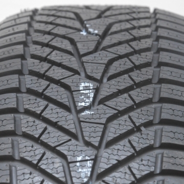 Yokohama BluEarth Winter V905 265/70 R15 112T