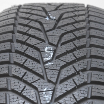 Yokohama BluEarth Winter V905 255/35 R19 96W