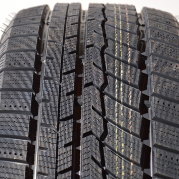 AUSTONE SP-901 295/35 R21 107V