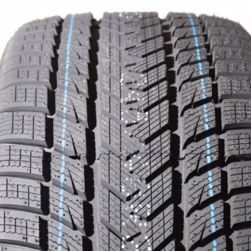 Gripmax STATUS PRO WINTER 215/55 R17 98V