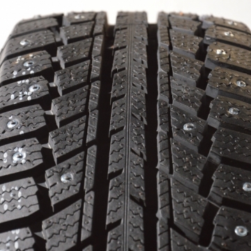 Altenzo Sports Tempest I studded 215/55 R16 93T