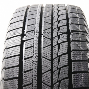 FIREMAX FM805 215/50 R17 95V