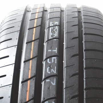 Nexen NFERA RU1 225/65 R17 102H