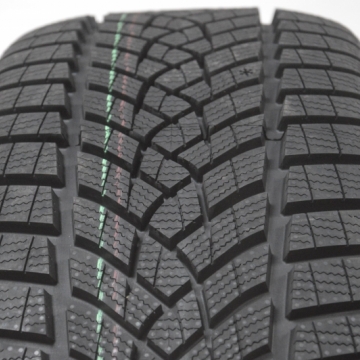 Goodyear Ultra Grip Performance+ 275/35 R21 103V