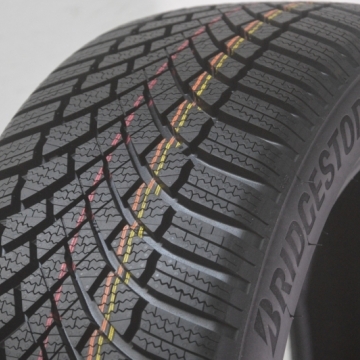 Bridgestone Blizzak LM005 MO  X1 225/55 R18 102H