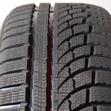 Nokian WR A4 235/45 R19 99V