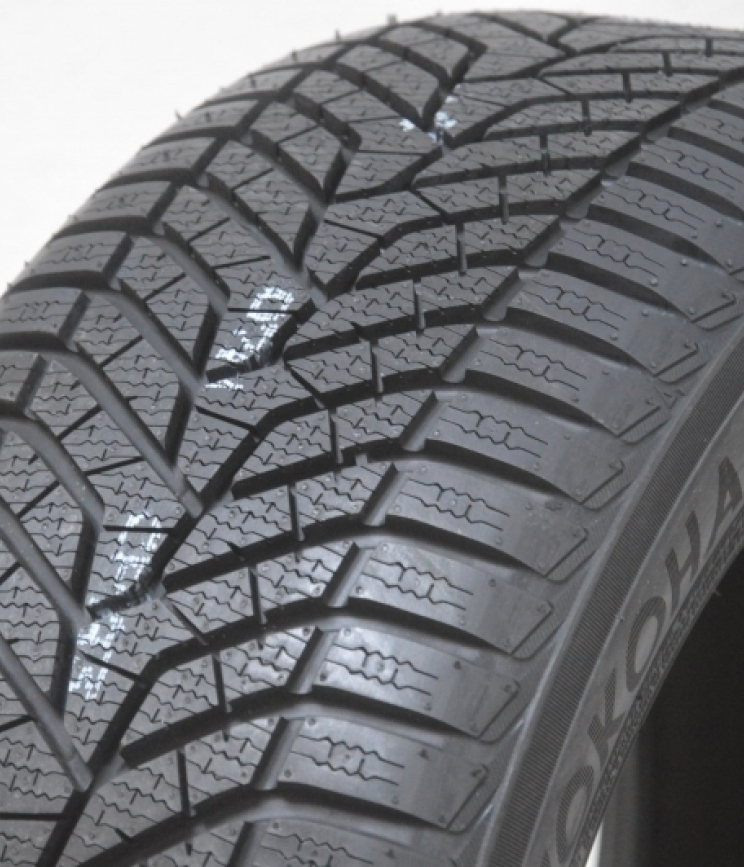 Yokohama BluEarth Winter (V905) SUV 255/55 R19 111V