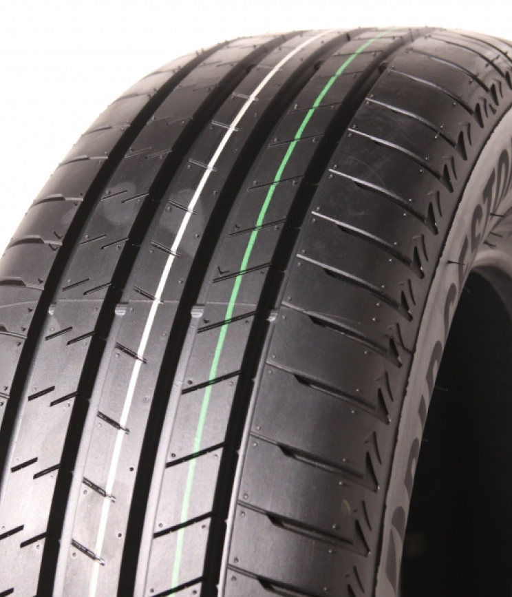 Bridgestone ALENZA 001 DEMO 235/60 R18 103H