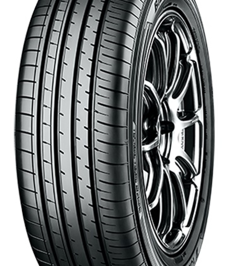 Yokohama BLUEARTH AE61 235/60 R18 103H