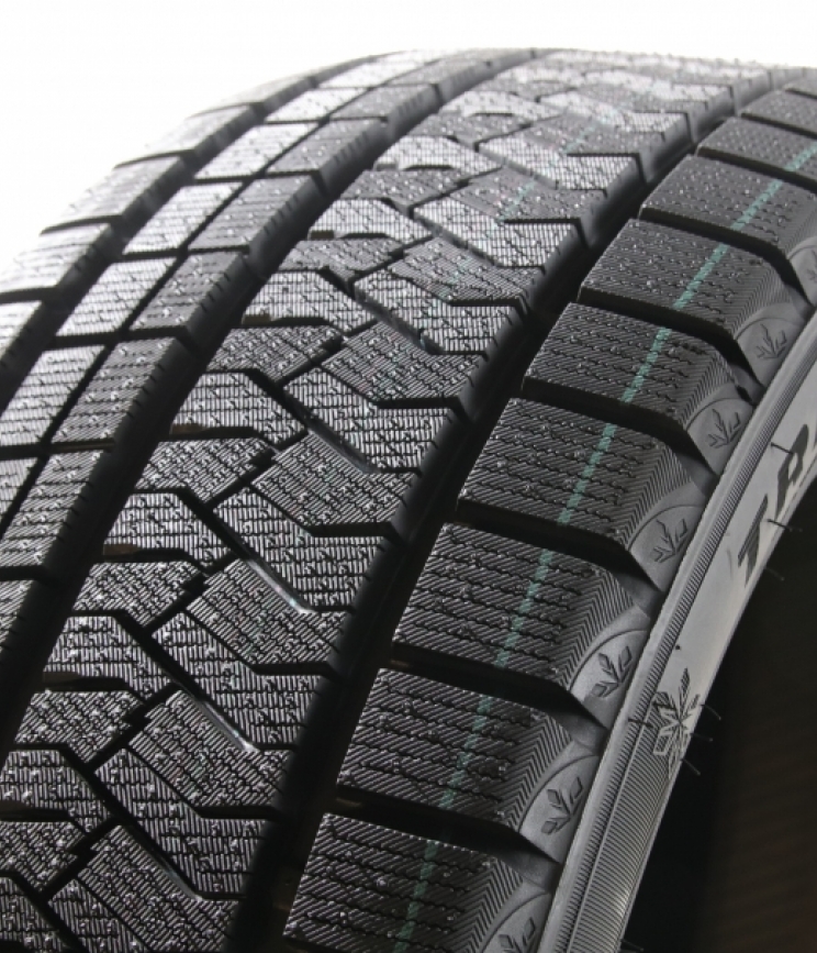 Triangle Snow Link PL02 245/40 R18 97V