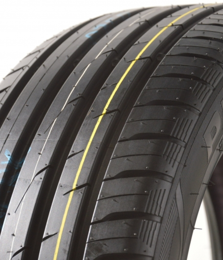 TOYO PROXES CF2 215/60 R16 95H