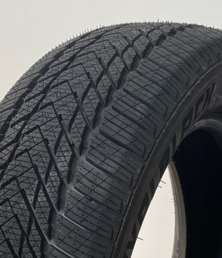 Royal Black RoyalWinter HP (Naujiena) 235/70 R16 106T