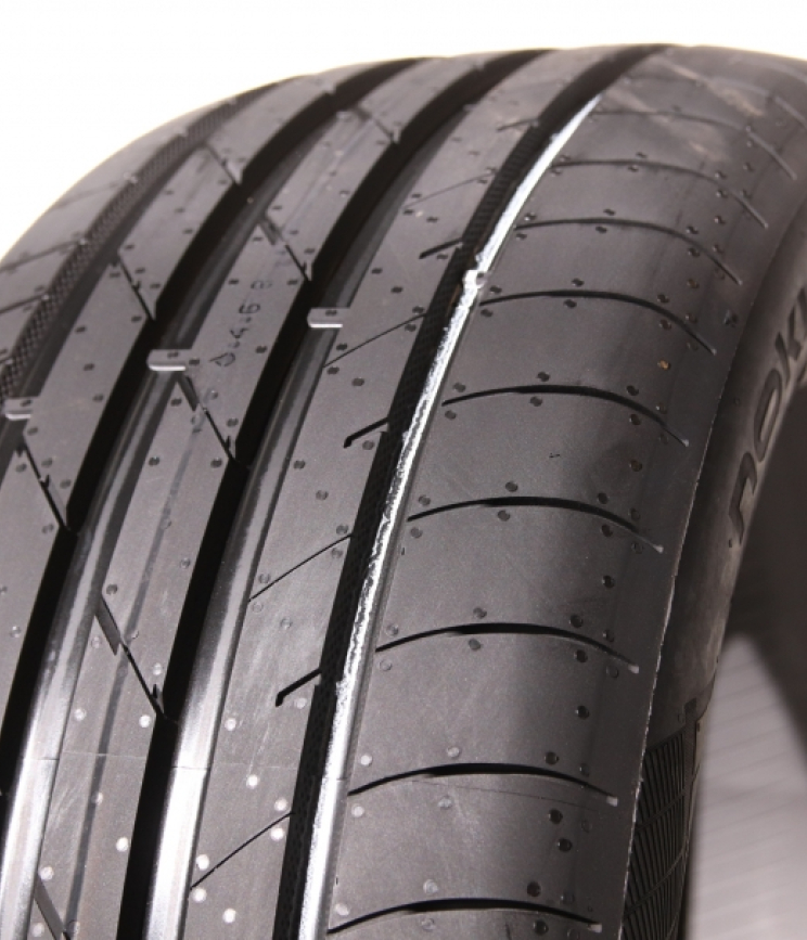 Nokian Hakka Black 3 245/45 R19 102Y