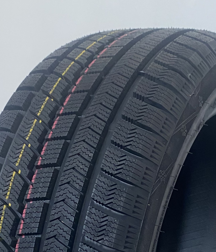 HIFLY WIN-TURI 216 245/45 R18 100H