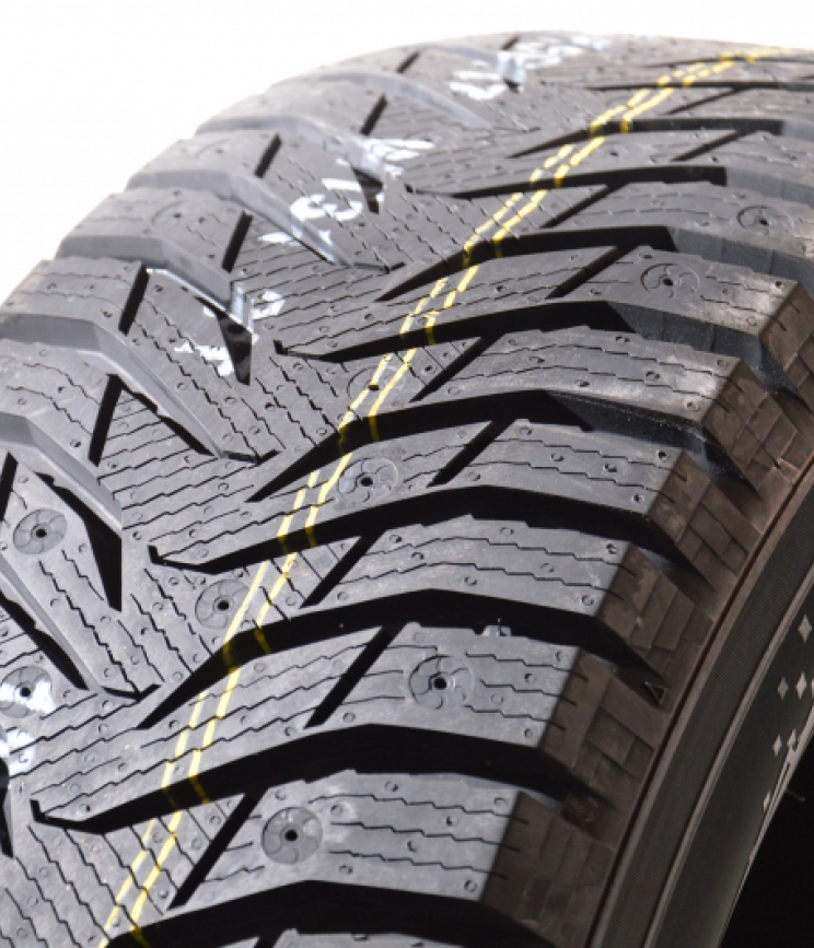 Marshal / Kumho Winter Craft Ice WI31 215/55 R16 97T