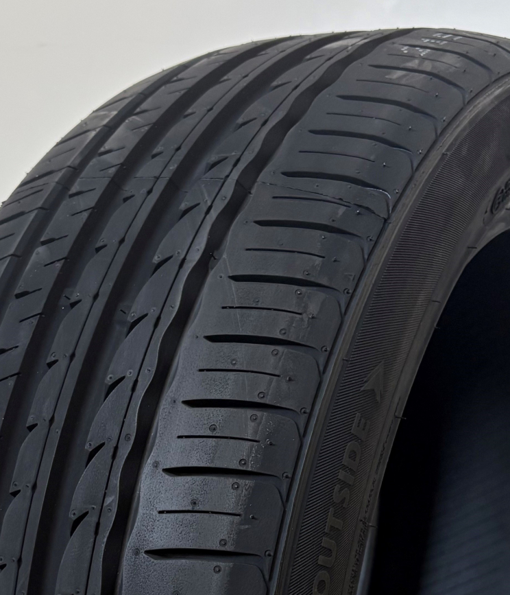 ROAD RIDER STRADA MAX (Made in Cambodia) 245/45 R19 98W