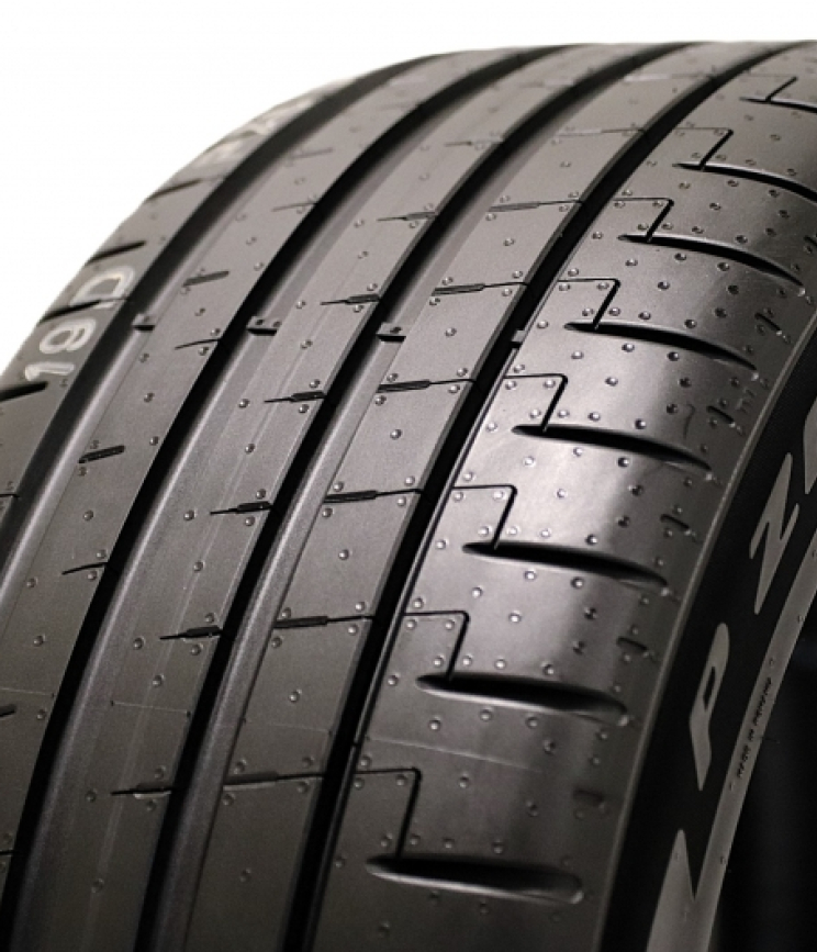 Pirelli PZero PZ5 245/45 R18 Y100