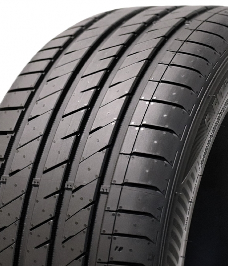 Laufenn LK12A 225/60 R18 104V