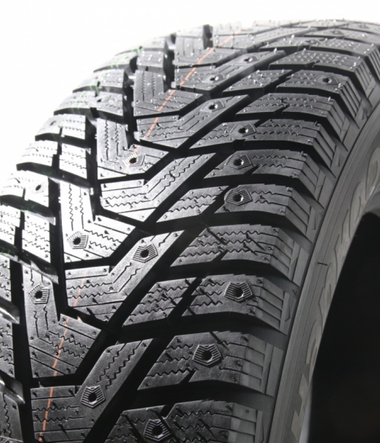 Hankook IPike X W429A 235/55 R18 104T