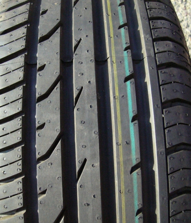 Continental CONTIPREMIUMCONTACT 2 205/70 R16 97H