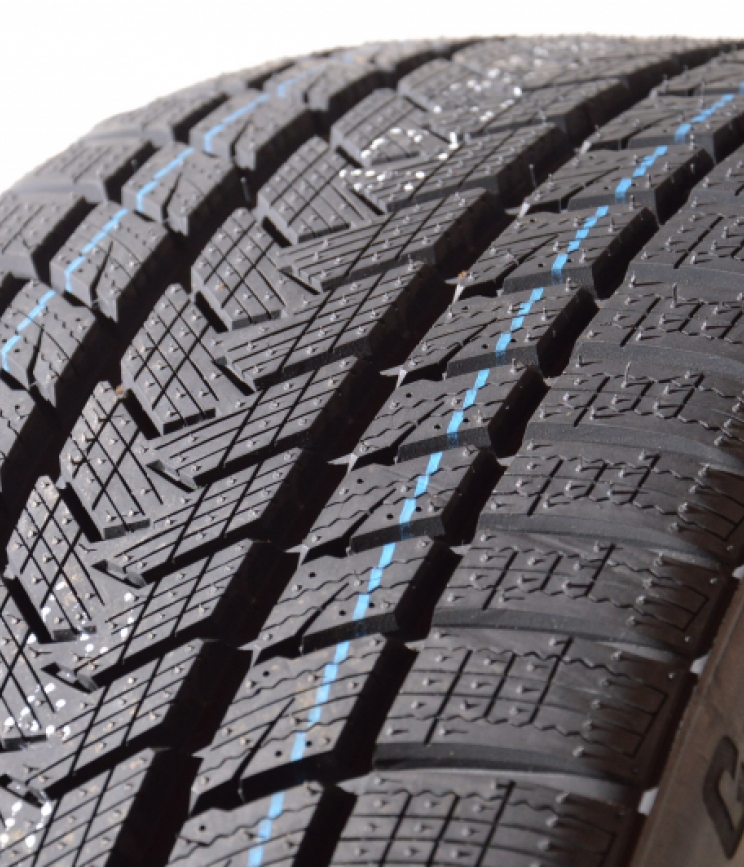Gripmax STATUS PRO WINTER 235/40 R18 V95