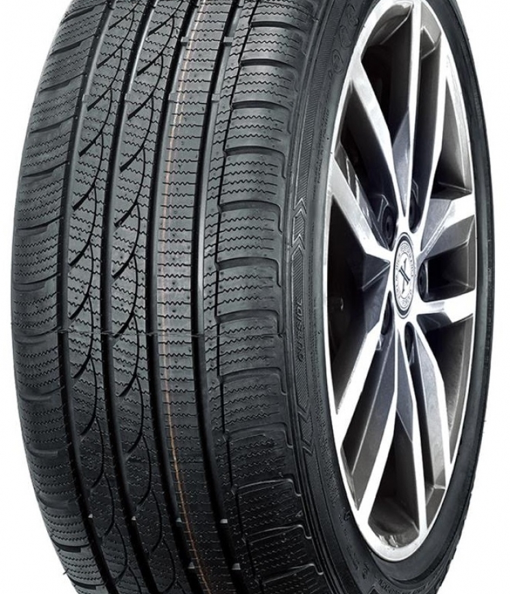 Tracmax Ice Plus S210 245/40 R18 97V