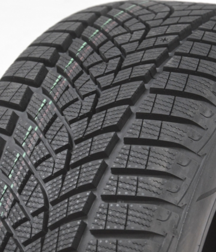 Goodyear Ultra Grip Performance+ 255/45 R19 104V