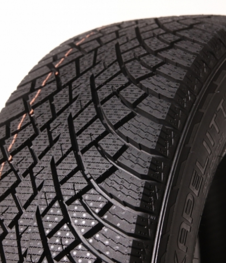 Nokian Hakkapeliitta R5 EV 235/35 R20 92T