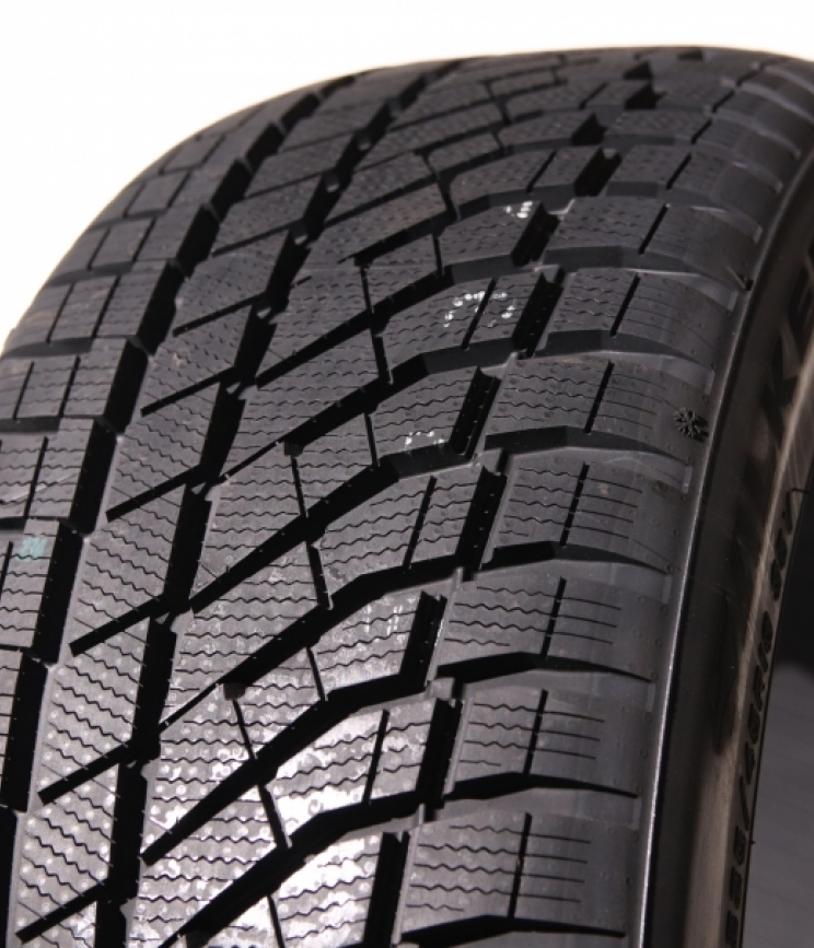 FALKEN Eurowinter HS02 Pro 255/35 R18 94V