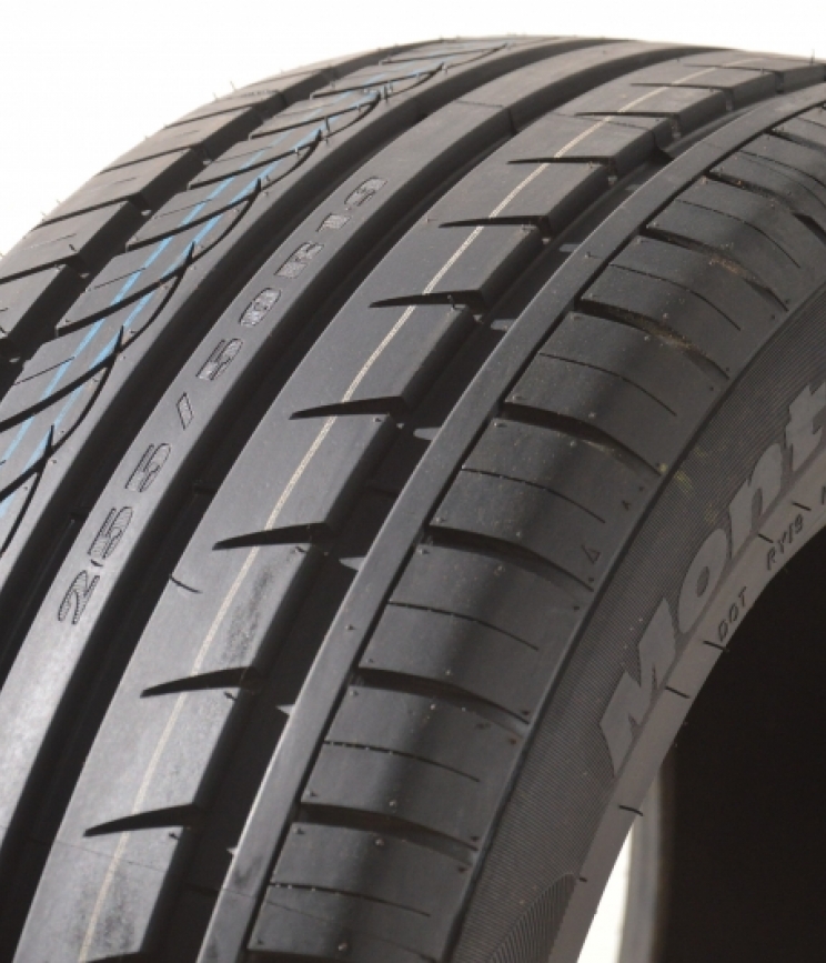 Sunfull HP881 235/45 R19 99W